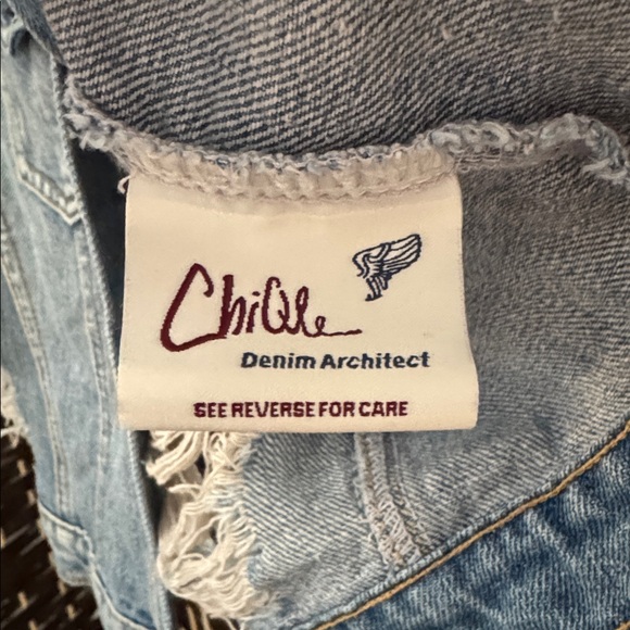 Chloe Light Wash Distressed Denim Vest Size Small - Picture 4 of 7